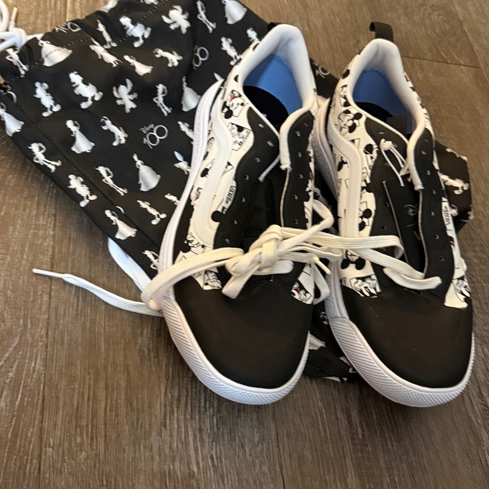 Vans Disney 100 Black White Mickey Sneakers UltraRange men's 9.5 woman's 11 NEW